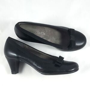 Aerosoles Playhouse Black Leather Bow Round Toe Pumps 2.5"  Heels